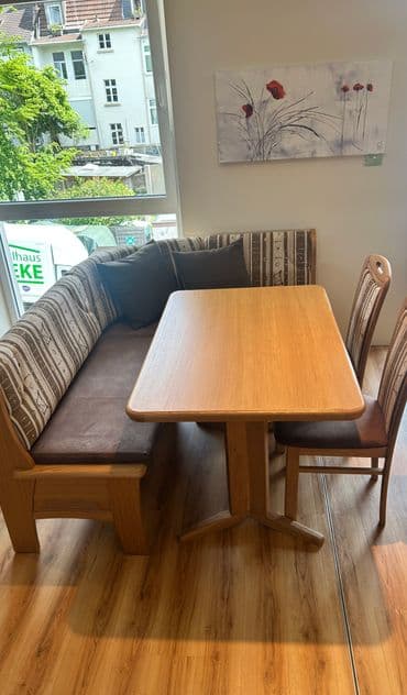 Eckbankgruppe mit Tisch - Hintergrundbild